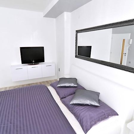 Avax Apartment Ліберець Екстер'єр фото